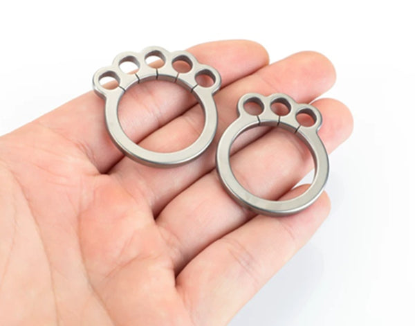 Unclip & Go! Heavy-Duty Titanium Quick-Release Keychain & Carabiner for Easy EDC Organization