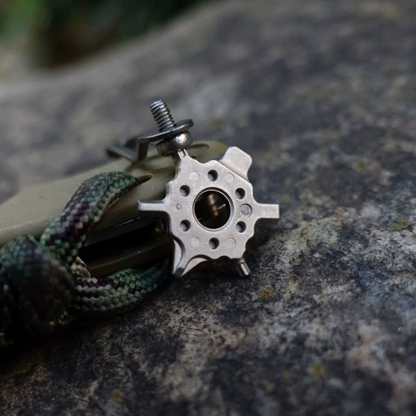 Cool 4-in-1 Pry Tool & 6-in-1 Screwdriver Titanium Bead Chain
