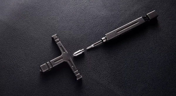 Tactical Cross Necklace – Portable Defense & Window Breaker