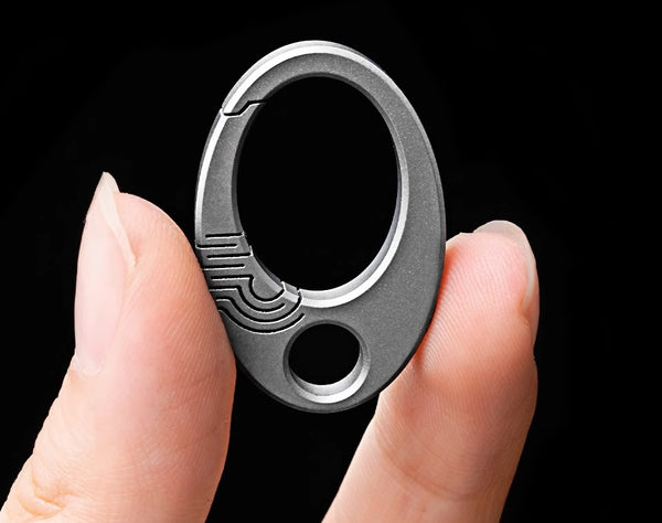 Exquisite Mini Pure Titanium Keychain: EDC Press-Lock Charm Tool