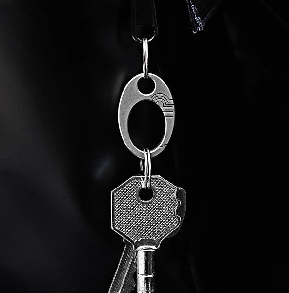 Exquisite Mini Pure Titanium Keychain: EDC Press-Lock Charm Tool