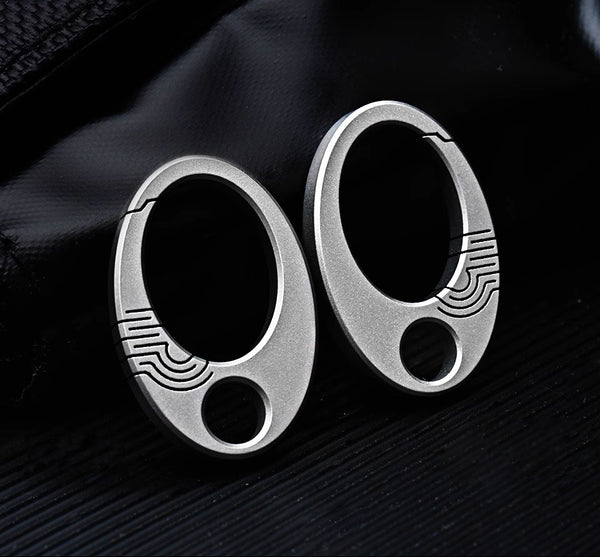 Exquisite Mini Pure Titanium Keychain: EDC Press-Lock Charm Tool