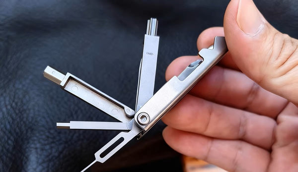 Versatile EDC Survival Multi-Tool: Foldable Screwdriver & Bottle Opener for Outdoor Adventure and Daily Use