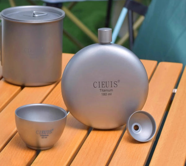 Pure Titanium Mini Flask: Sleek Whiskey & Liquor Carrier