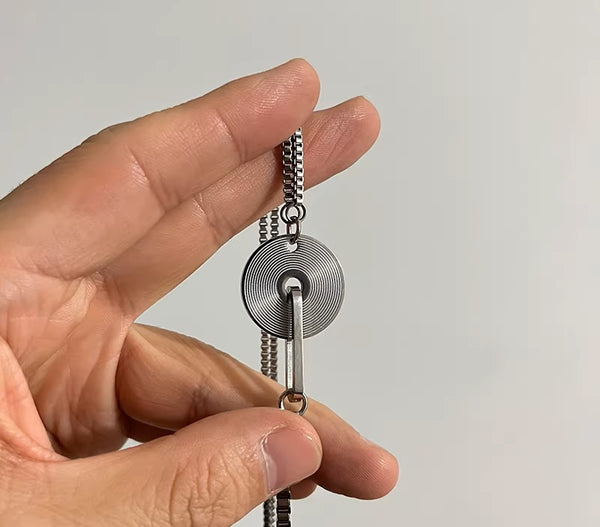 American Luxury Vinyl Record Silver Clavicle Chain – Chic Unisex Necklace