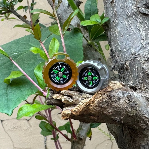 ULTEM & Titanium Compass Keychain: Ultra-Durable EDC Navigator for Outdoor Adventure