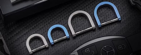 Titanium EDC Rotating Horseshoe Keychain – Stirrup Style Swagger