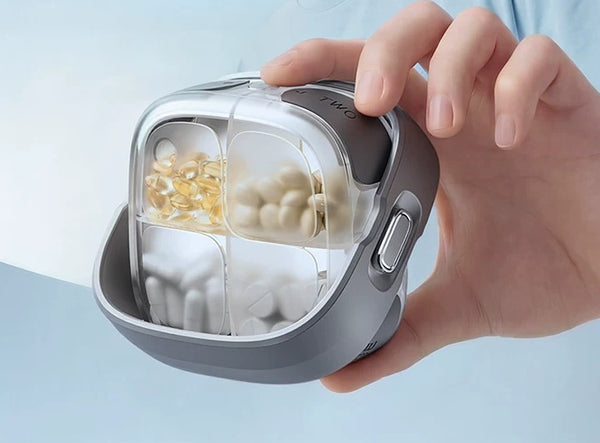 Spin Into Wellness: Smart Portable 7-Day Rotating Sealed Travel Pill Organizer