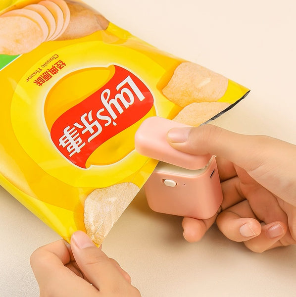 Adorable Mini Bag Sealer: Fridge Magnet Snack Freshness Hero