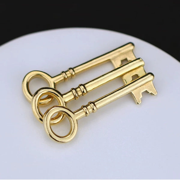 Vintage Brass Ancient Key Pure Copper Handmade Keychain Pendant - Unisex Retro Charm