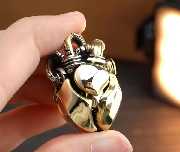 Cyberpunk Mechanical Heart Fidget Keychain: Stress Relief Pendant & Creative Ornament