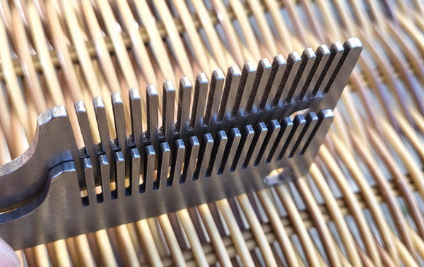 Pure Titanium Pocket Comb: Anti-Static Mini Groomer