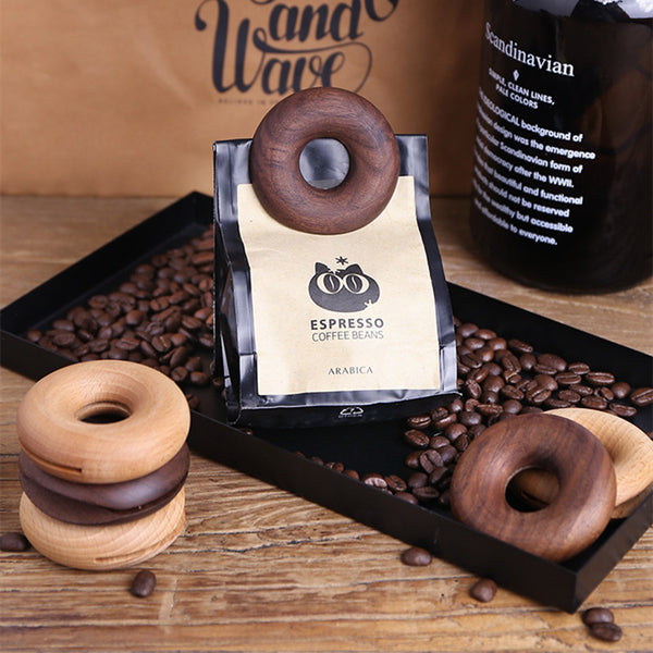 Fun Wooden Donut-shaped Chip Clip, for Chips, Pretzels, Coffee Beans