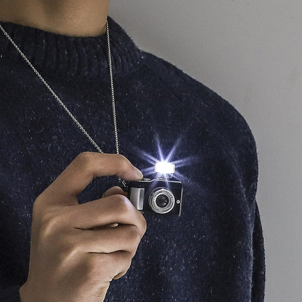 Creative Flash Camera Pendant Necklace, for Men & Women