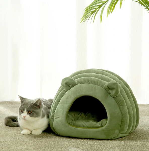 2-in-1 Foldable & Washable Velvet Self-Warming Cave/Nest with Sleeping Bed for Cats and Small Dogs, Suitable for Indoor or Outdoor (Green)