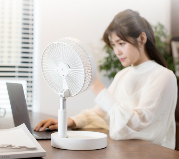Multifunctional Retractable Fan, with Strong Wind, Long Battery Life, Three Adjustable Angles, Adjustable Wind, for Desktop and Floor