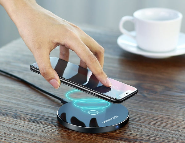 Smart Dual-Mode Fast Wireless Charger for iPhone 8/X and Samsung