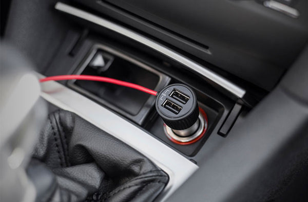 4-port In-car USB Hub That Keep Everyone's Device Powered up