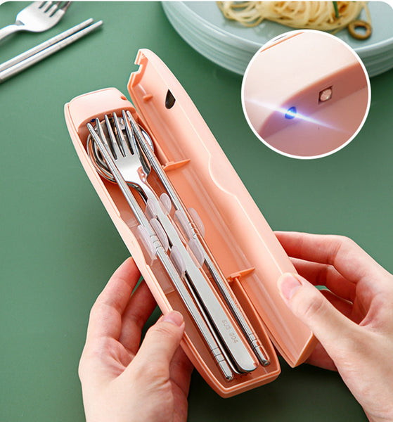 Portable Cutlery Set With UV Disinfection For Killing Bacteria